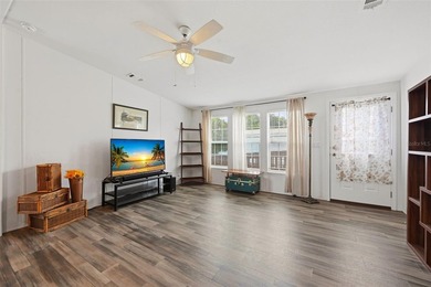 One of the largest floor plans in Broadmore Park! Offering 2,016 - photo 5