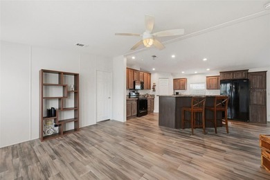 One of the largest floor plans in Broadmore Park! Offering 2,016 - photo 7