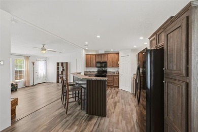 One of the largest floor plans in Broadmore Park! Offering 2,016 - photo 9