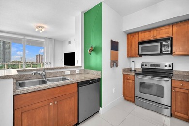 Discover exceptional value in the heart of Brickell with this - photo 12