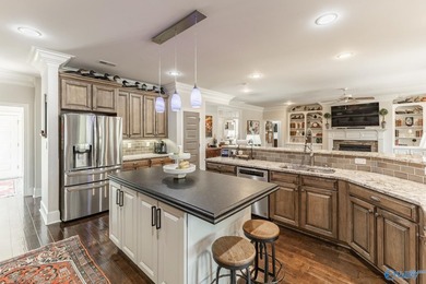 Luxury meets lifestyle in this updated Lake Forest retreat - photo 3