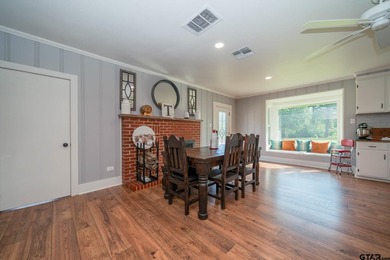 Just minutes from Lake Jacksonville, this beautifully renovated - photo 10