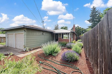 Upper Klamath Lake Home For Sale in Klamath Falls Oregon