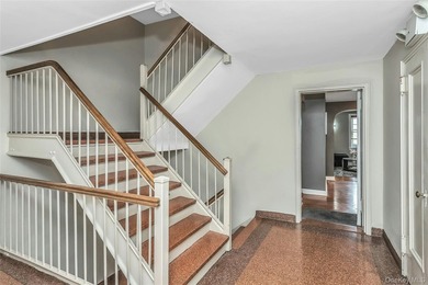 Welcome to 8 Welwyn Road, one of three sister cooperative - photo 3