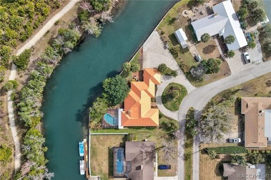 LOCATION LOCATION! A Spacious Waterfront 4 bedroom, 2 bathroom - photo 11