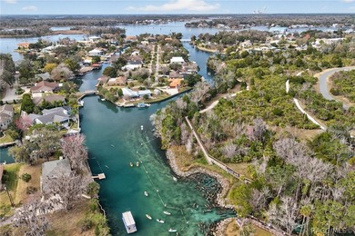 LOCATION LOCATION! A Spacious Waterfront 4 bedroom, 2 bathroom - photo 12