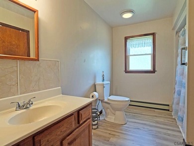 Tucked into the heart of an outdoor paradise, this 3 bedroom, 1 - photo 17