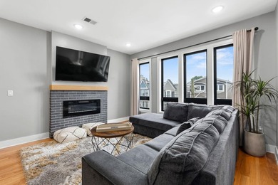 Welcome to this refined 3-bedroom, 2-bathroom home offering - photo 10