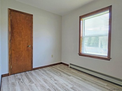 Tucked into the heart of an outdoor paradise, this 3 bedroom, 1 - photo 23