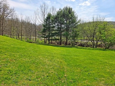 Tucked into the heart of an outdoor paradise, this 3 bedroom, 1 - photo 32