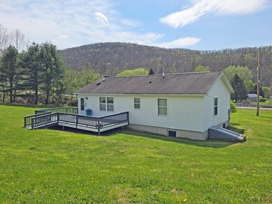 Tucked into the heart of an outdoor paradise, this 3 bedroom, 1 - photo 34