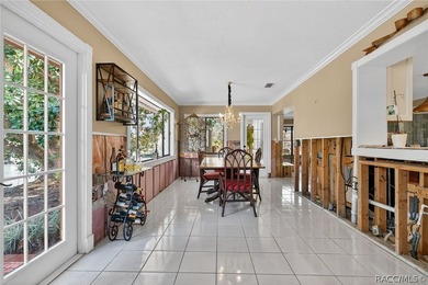 LOCATION LOCATION! A Spacious Waterfront 4 bedroom, 2 bathroom - photo 34