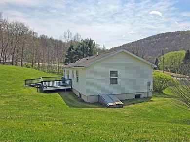 Tucked into the heart of an outdoor paradise, this 3 bedroom, 1 - photo 35