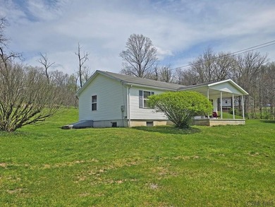 Tucked into the heart of an outdoor paradise, this 3 bedroom, 1 - photo 36