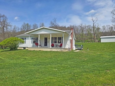 Tucked into the heart of an outdoor paradise, this 3 bedroom, 1 - photo 39