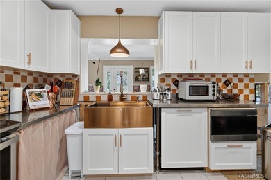 LOCATION LOCATION! A Spacious Waterfront 4 bedroom, 2 bathroom - photo 40