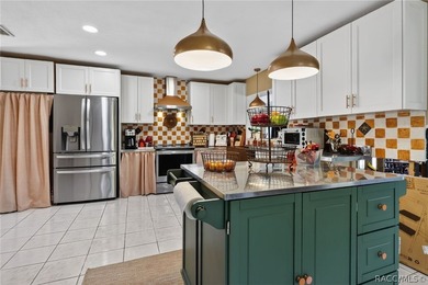LOCATION LOCATION! A Spacious Waterfront 4 bedroom, 2 bathroom - photo 43