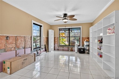 LOCATION LOCATION! A Spacious Waterfront 4 bedroom, 2 bathroom - photo 44