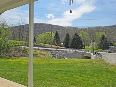 Tucked into the heart of an outdoor paradise, this 3 bedroom, 1 - photo 45