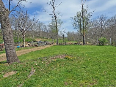 Tucked into the heart of an outdoor paradise, this 3 bedroom, 1 - photo 47