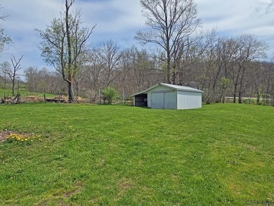 Tucked into the heart of an outdoor paradise, this 3 bedroom, 1 - photo 48