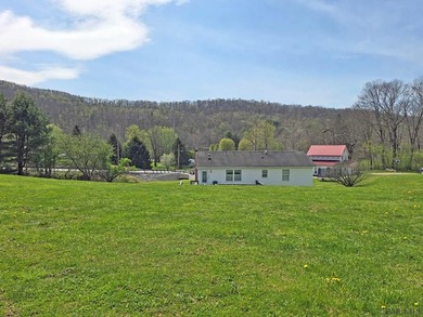 Tucked into the heart of an outdoor paradise, this 3 bedroom, 1 - photo 50