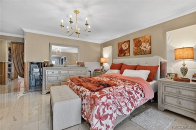 LOCATION LOCATION! A Spacious Waterfront 4 bedroom, 2 bathroom - photo 50