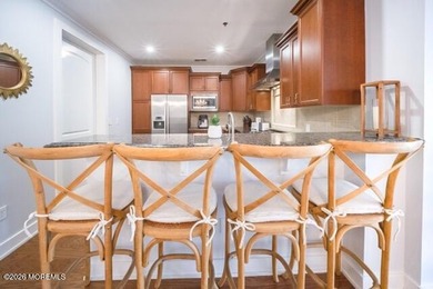 Just in time for summer! Fully renovated. Nothing to do but - photo 6