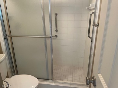 Desirable first floor condo, this spacious unit has over 1100 sq - photo 11