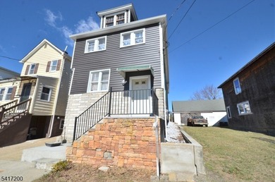 Exceptional Two-Family Home in Prime South Amboy LocationLocated - photo 2