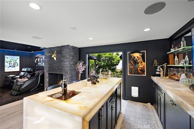 Welcome to modern, resort-style living on Lido Isle. Extensively - photo 18