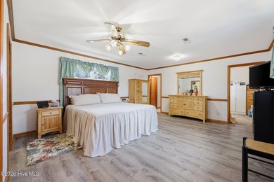 Welcome to the Gator Hole, a rare waterfront retreat where - photo 22