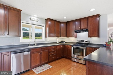 *** Agent: night worker Monday through Friday. Showings 2:00 PM - photo 10