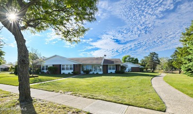 Welcome to the charming 55+ gated community of Leisure Village - photo 1
