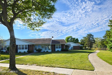 Welcome to the charming 55+ gated community of Leisure Village - photo 3