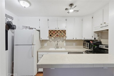 Discover this thoughtfully updated 1 bedroom, 1 bathroom end - photo 5