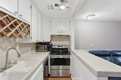 Discover this thoughtfully updated 1 bedroom, 1 bathroom end - photo 7