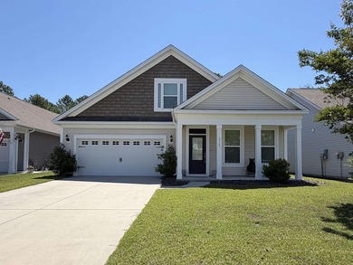 Welcome to this spacious and beautifully maintained 3-bedroom - photo 1