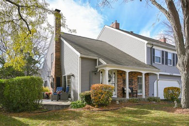 Lake Townhome/Townhouse Active Under Contract in Warrenville, Illinois