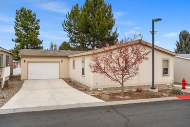 (private lake, pond, coastal) Home For Sale in Redmond Oregon