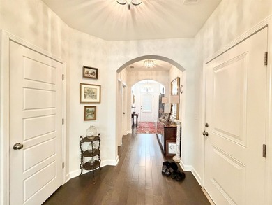 Welcome to this spacious and beautifully maintained 3-bedroom - photo 2