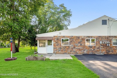 Welcome to Cedar Glen Homes, a sought after 55+ community - photo 3