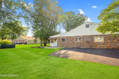 Welcome to Cedar Glen Homes, a sought after 55+ community - photo 5