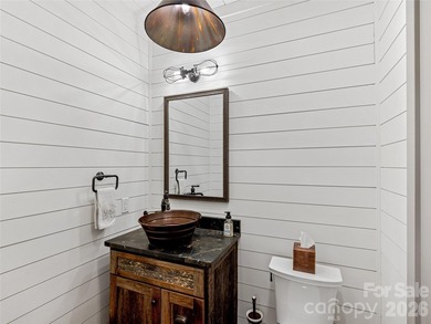 Completely transformed modern farmhouse on 5.5 acres w/ mountain - photo 14