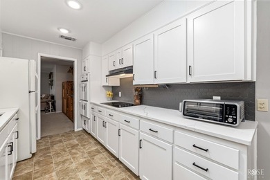 Welcome home to this spacious 3-bedroom, 2-bathroom residence - photo 15