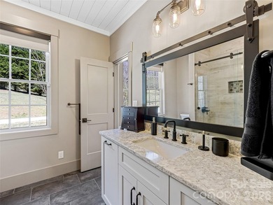 Completely transformed modern farmhouse on 5.5 acres w/ mountain - photo 17