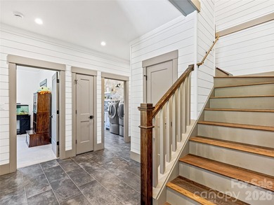 Completely transformed modern farmhouse on 5.5 acres w/ mountain - photo 21