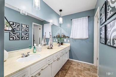 Welcome home to this spacious 3-bedroom, 2-bathroom residence - photo 22