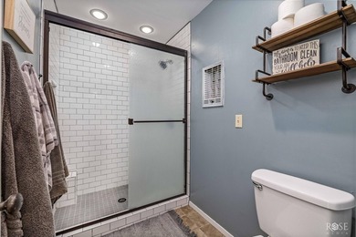 Welcome home to this spacious 3-bedroom, 2-bathroom residence - photo 23