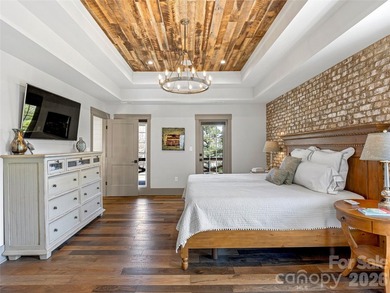 Completely transformed modern farmhouse on 5.5 acres w/ mountain - photo 24